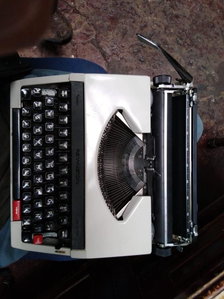 Venpermuto maquina de escribir marca Remington