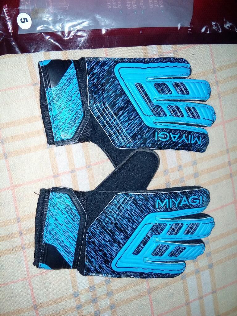 Vendo.guantes para Niño