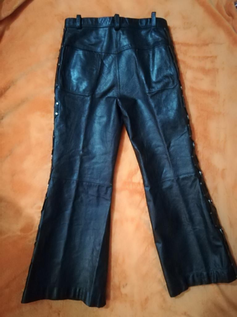 Pantalón Vaquero en Cuero