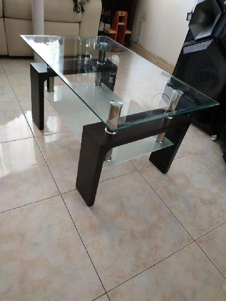 Vendo Mesa de Centro en Vidrio Y Madera