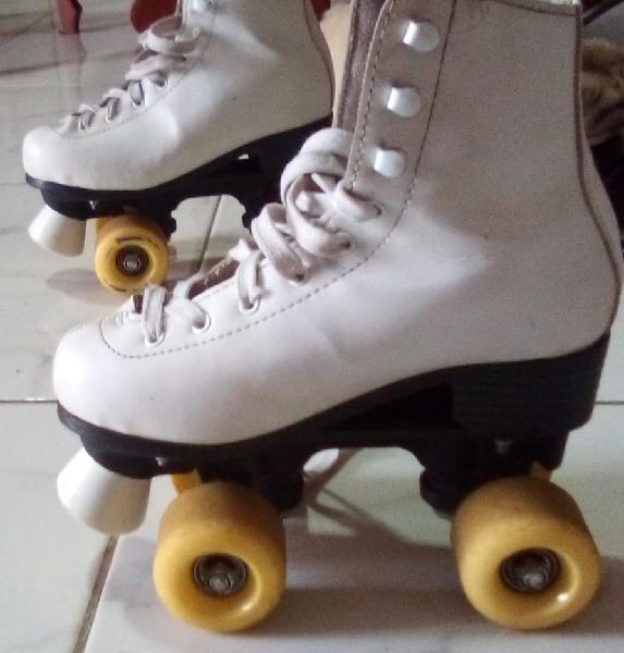 Promoción: Patines buen estado, cuatro ruedas para patinaje