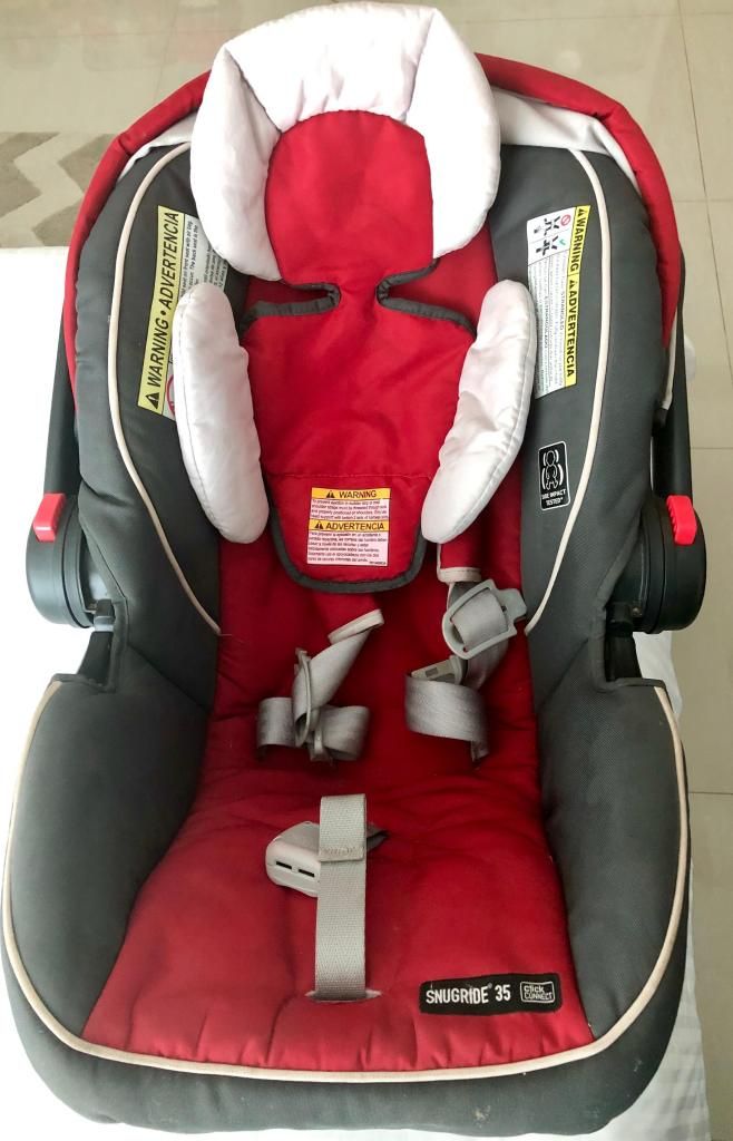 Silla de carro base marca Graco como nueva