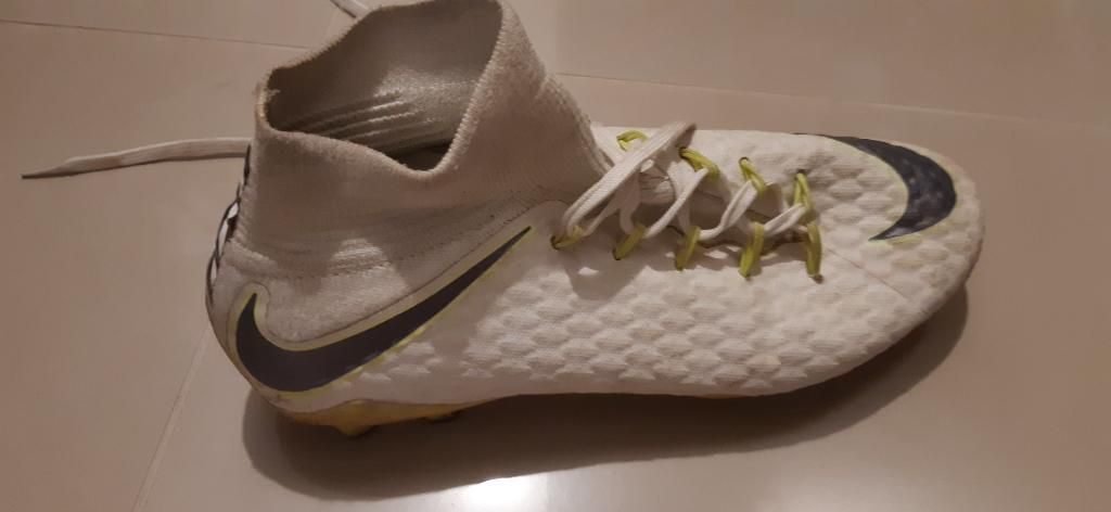 Vendo Nike Hypervenom Phantom Iii