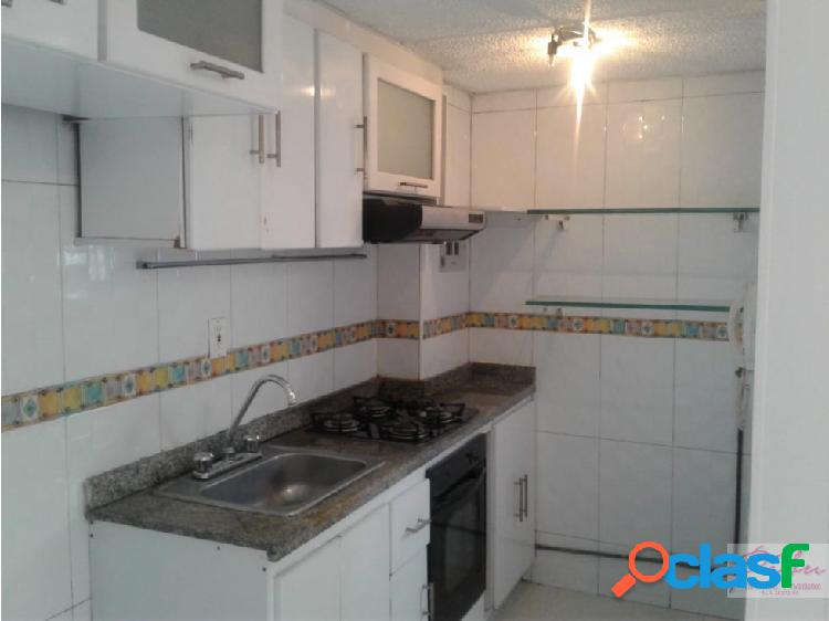 SE VENDE APARTAMENTO EN MODELIA