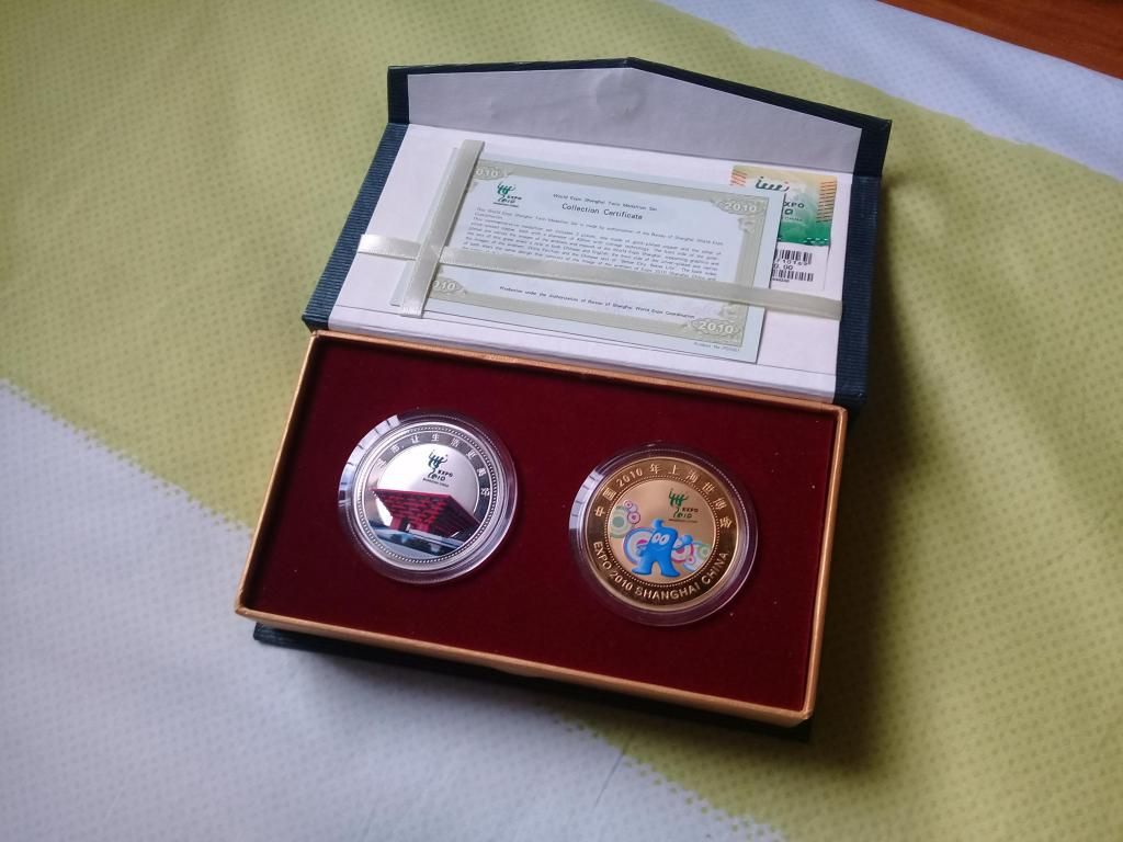 Juego de 2 medallas conmemorativas de Expo  Shanghai