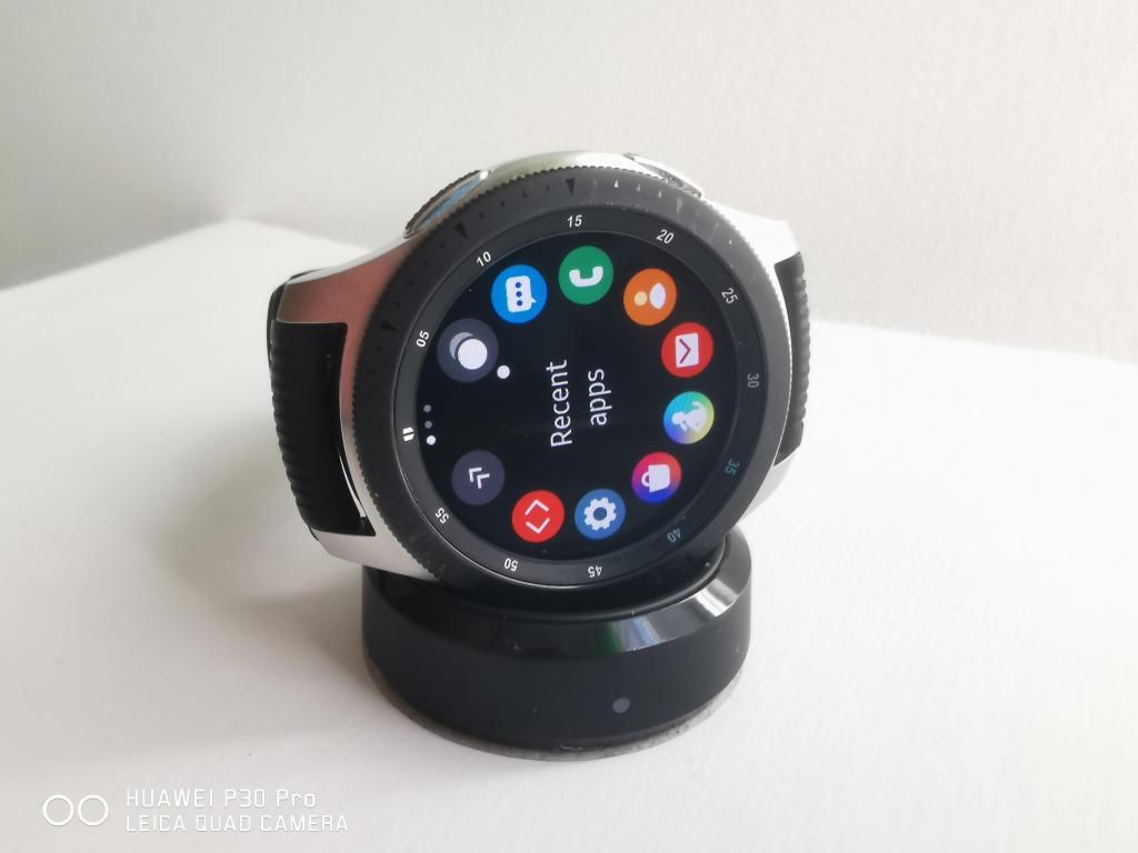 Smartwatch Samsung Galaxy watch 46mm cargador, como NUEVO!!