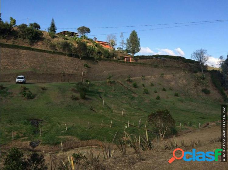 Lote con casa en venta Guarne Juan 23