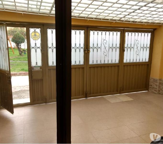 VENDO CASA EXCEPCIONAL EN HAYUELOS