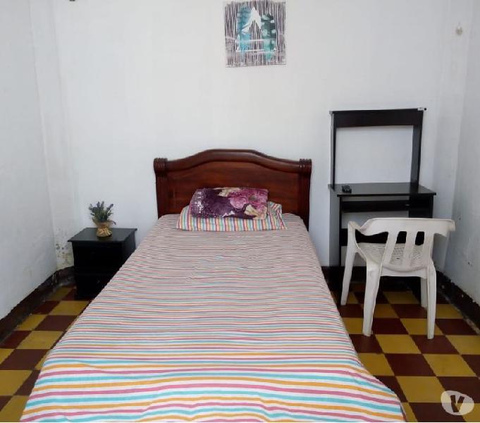 ARRIENDO CUARTO AMOBLADO EN PRADO CENTRO A ESTUDIANTE