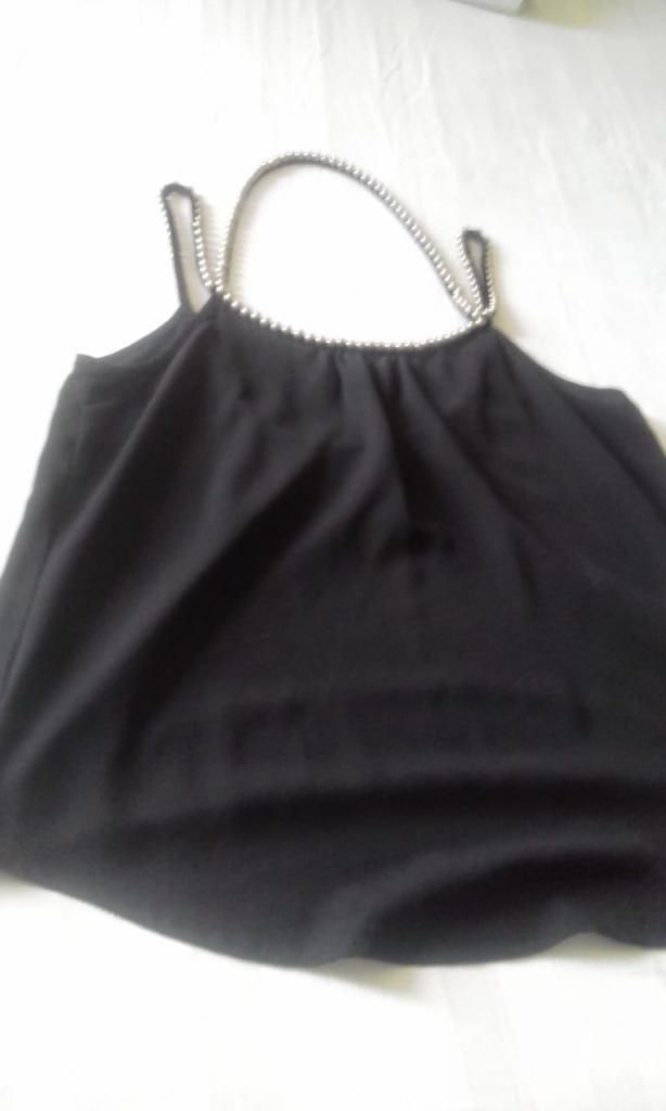 Vendo blusa negra sin mangas talla S.