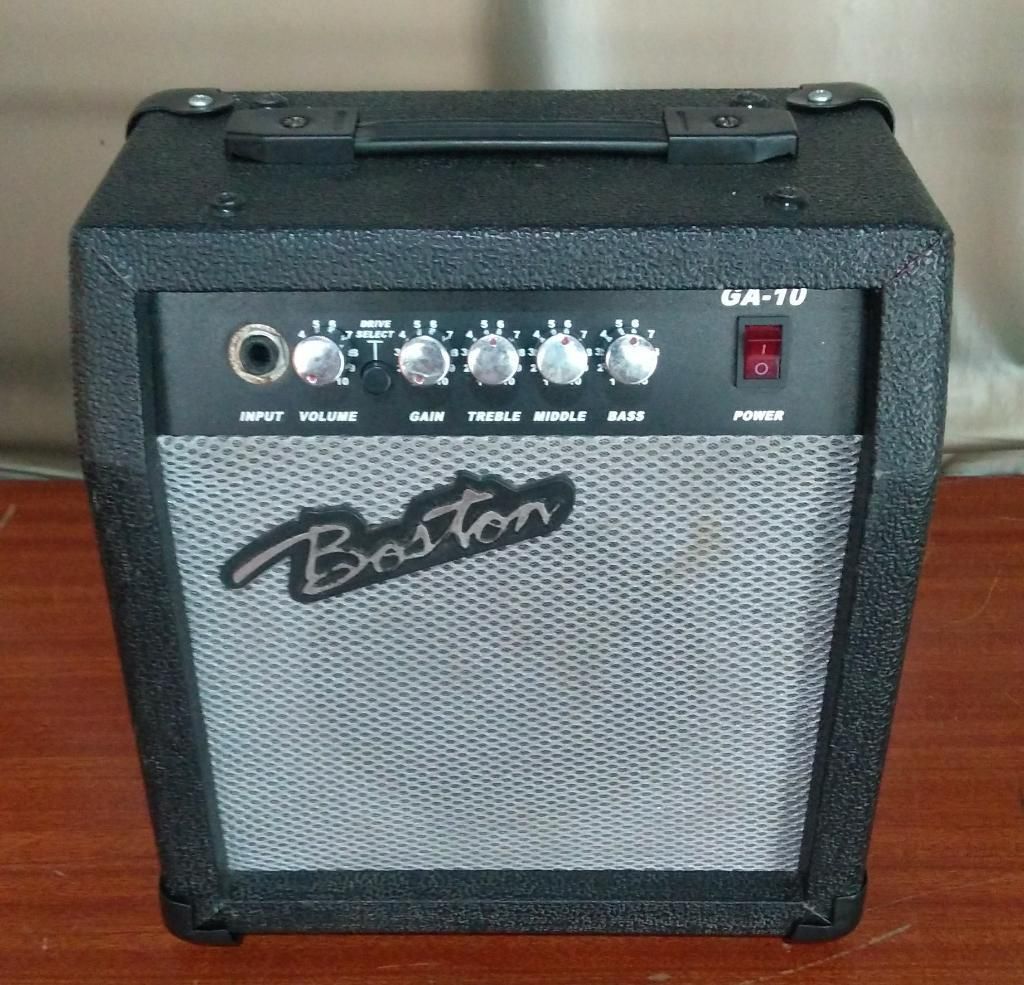 Amplificador BOSTON de 10W para Guitarra eléctrica, equipo