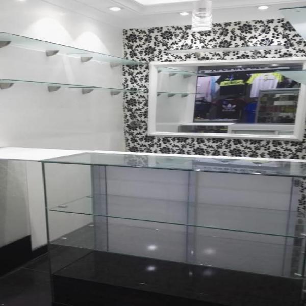 SE VENDE LOCAL COMERCIAL, sector CENTRO