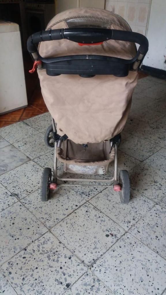 Se vende o se permuta por paseador en buen estado