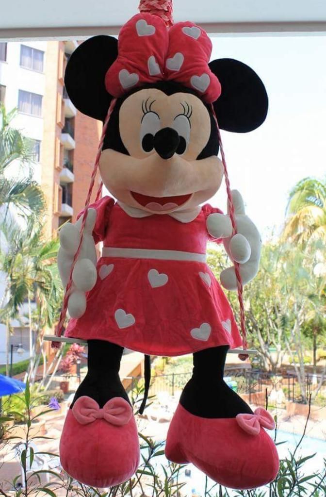 Vendo Hermosa Muñeca Minnie Mouse 100cm