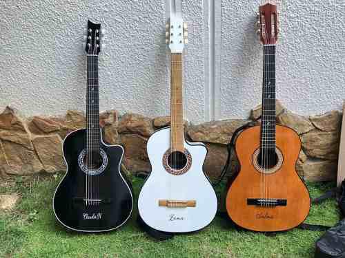 Guitarras Acusticas+forro+correa Y Pines+puas+personalizada