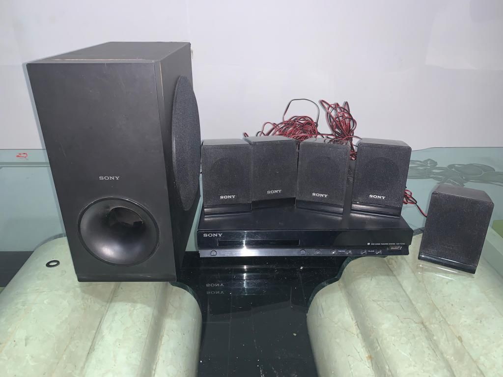 SE VENDE HOME THEATER