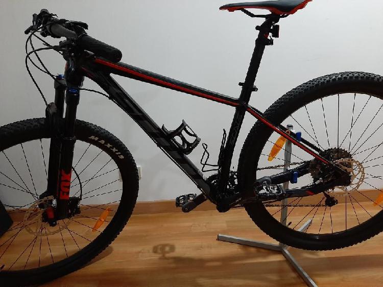 Bicicleta Scott Scale 940