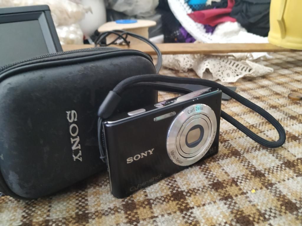 Camara Sony W320