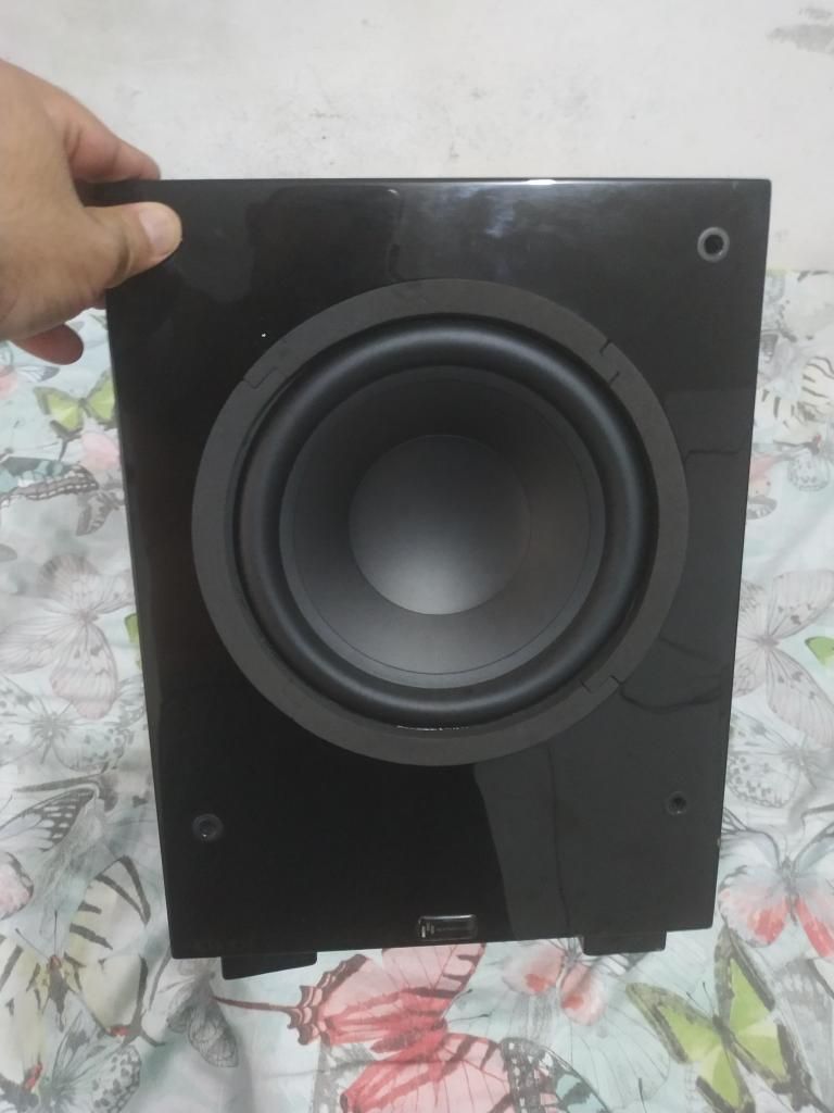 subwoofer activo APERION AUDIO S-8 de 8 pulgadas 150 vatios