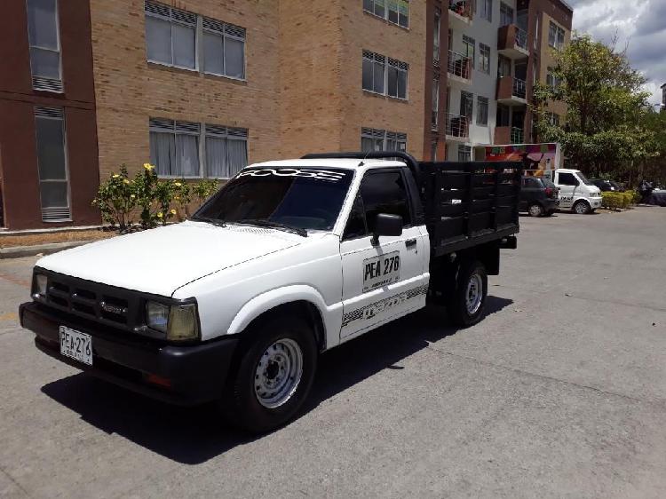 Mazda B2000 Publica