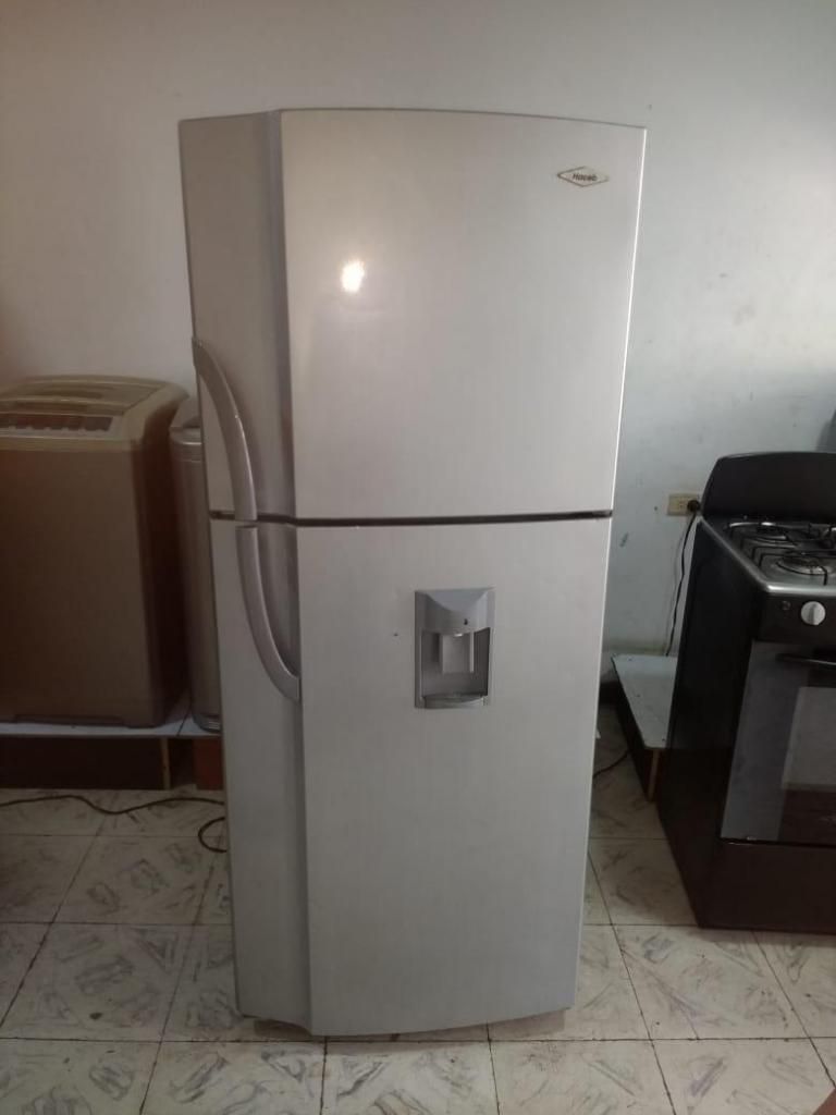 ¡¡VENDO LINDA NEVERA HACEB NOFROST CON DISPENSADOR DE 330