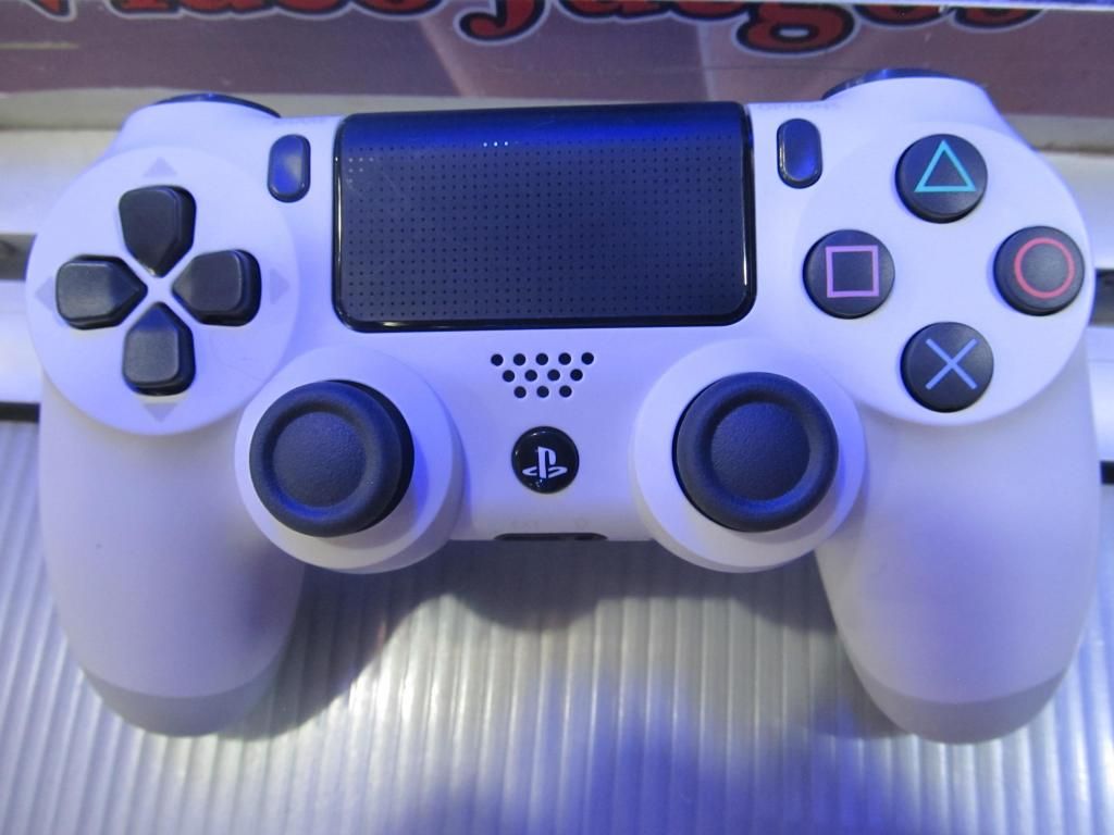 CONTROL PS4 NUEVO