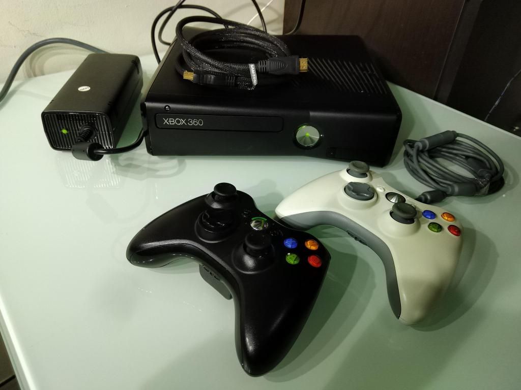 Consola Xbox 360 Slim 2 Controles