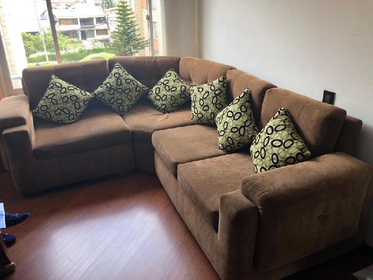 Sillon en L de 5 puestos, con puff incluido