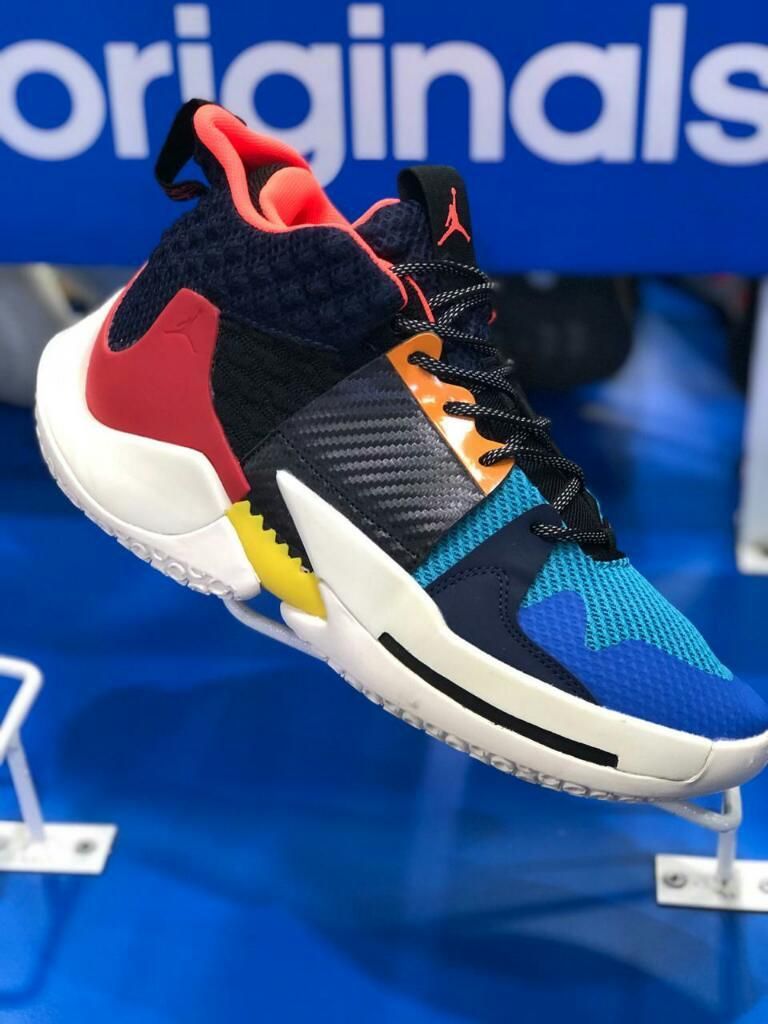 Hermosas Zapatillas de Baloncesto