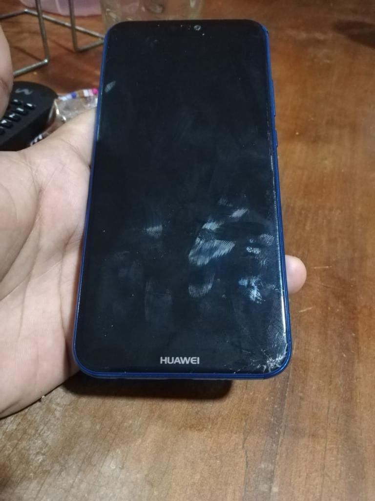 Se Vende Barato P20 Lite 300 Casi Nuevo.