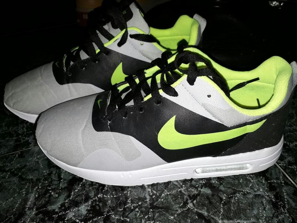 Tenis Nike