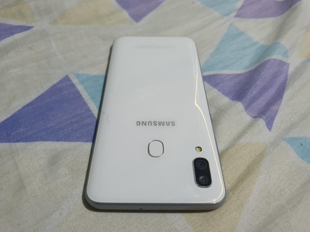 Samsung A30 Blanco Usado