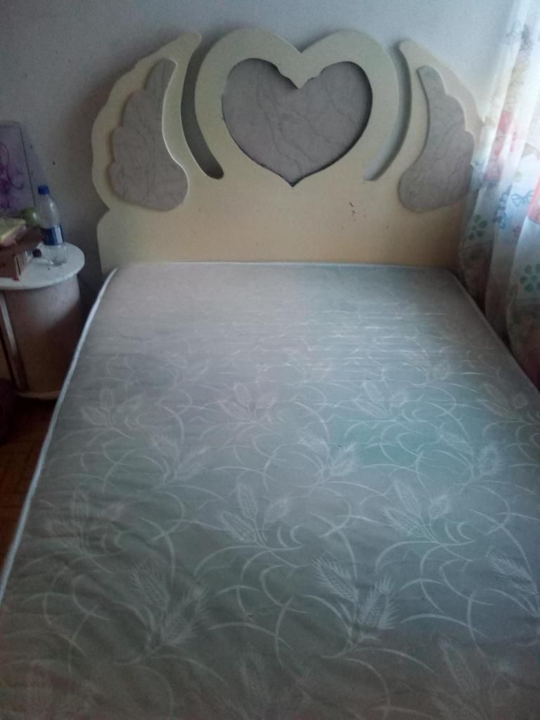 !!!!!!GANGA VENDO CAMA DE SEGUNDA COMO NUEVA!!!!