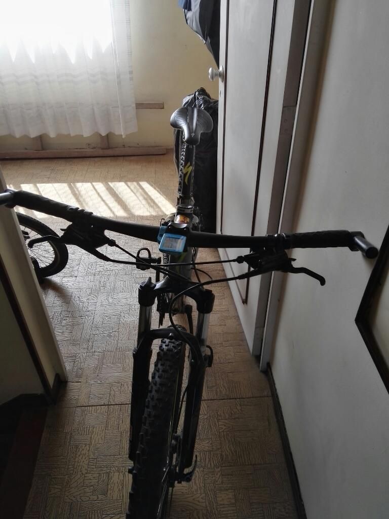 Bicicleta Specialized Rockhopper Rin 29'