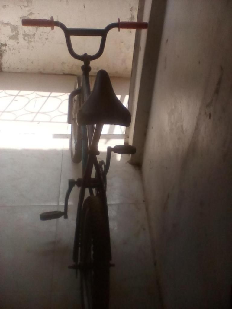 bicicleta de joven