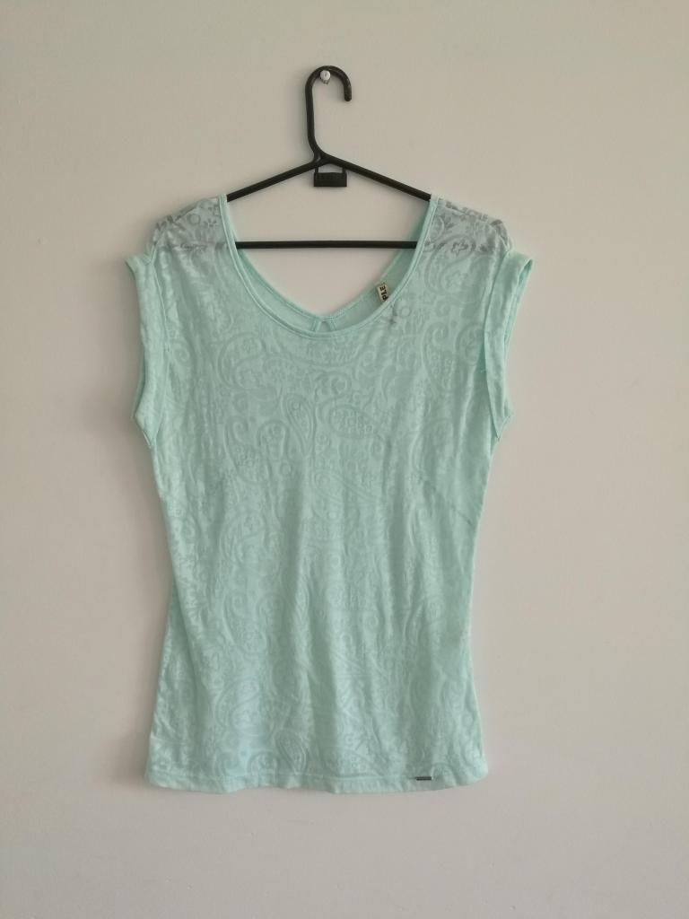 Blusa verde menta. Marca People