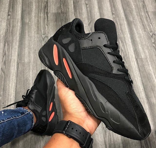 Yeezy 700 Adidas