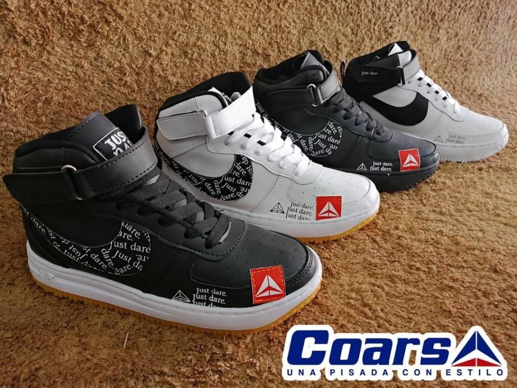 Botas en 4 diferentes modelos