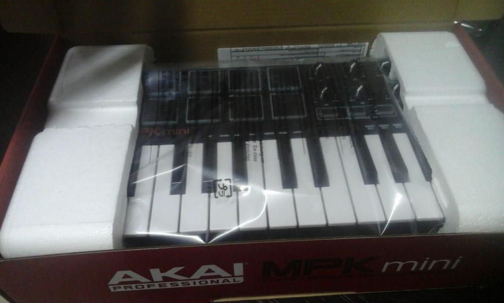 Controlador akai Mpk mini Mk2