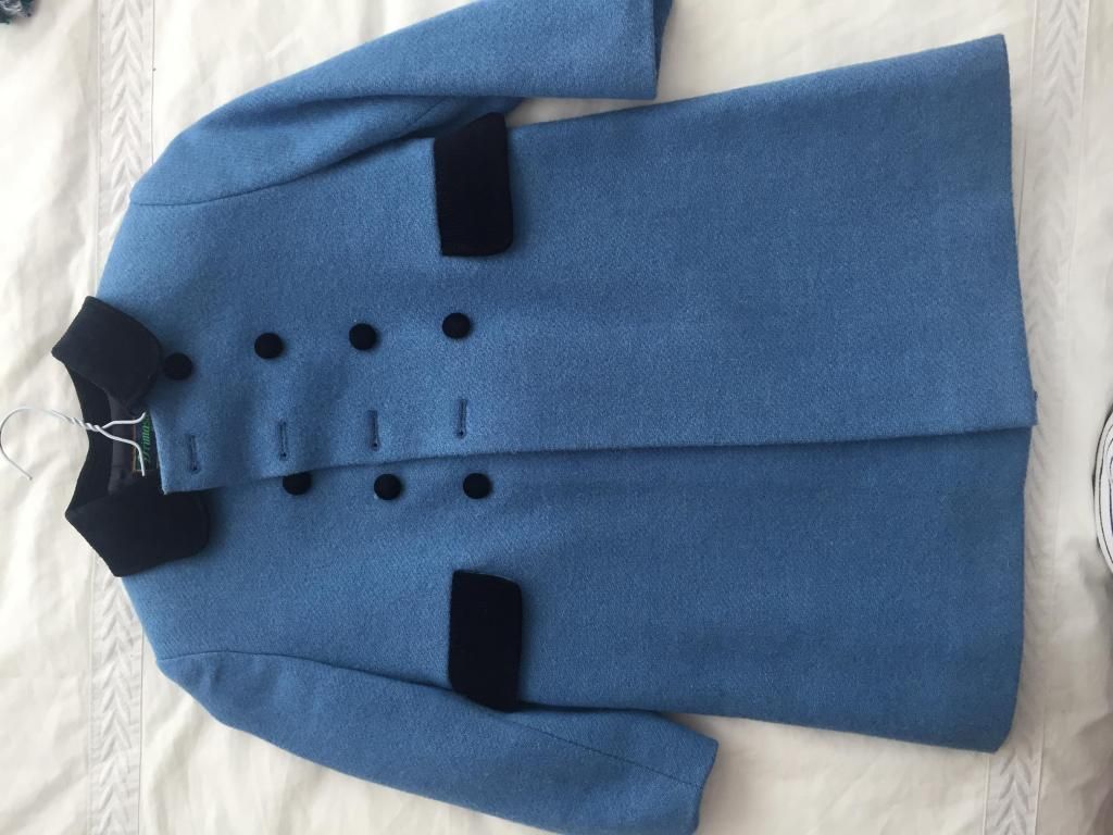 Abrigo azul talla 6