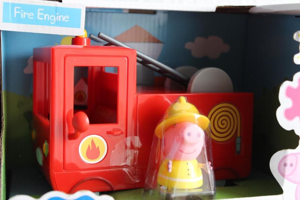 PEPA PIG Y SU CARRO DE BOMBEROS NUEVO MARCA BOING TOYS