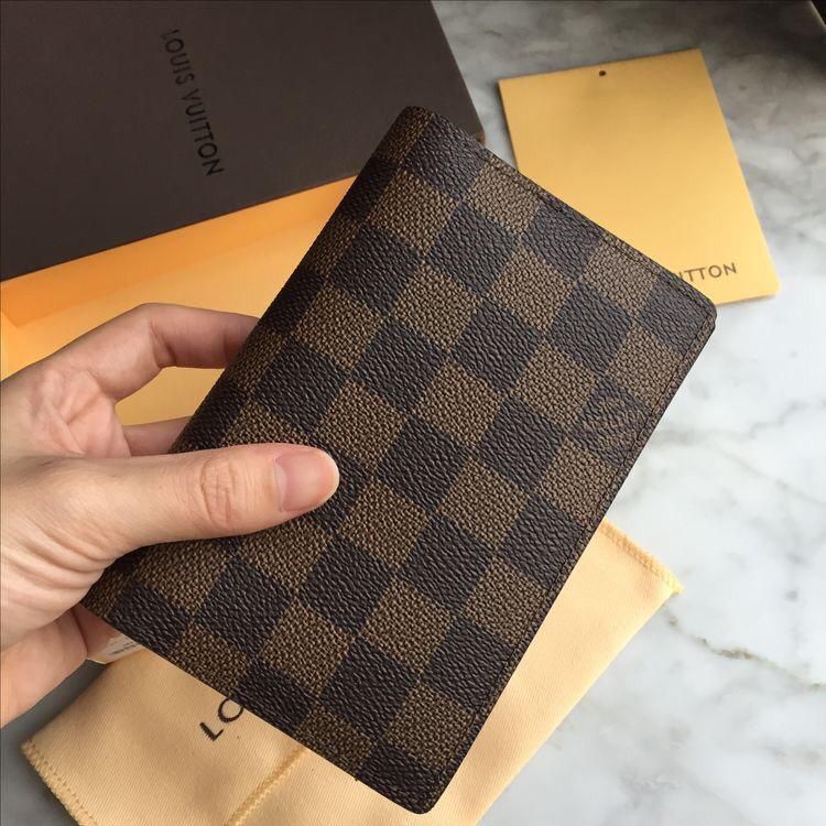 portapasaporte louis vuitton lv en CUERO hombre mujer