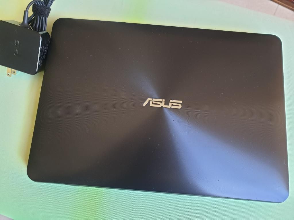 Portátil Asus Core I3. Modelo X455l