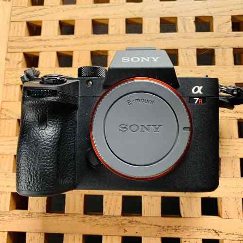 Sony Cámara Digital Ilce-7rm3 42.4mp - Usada