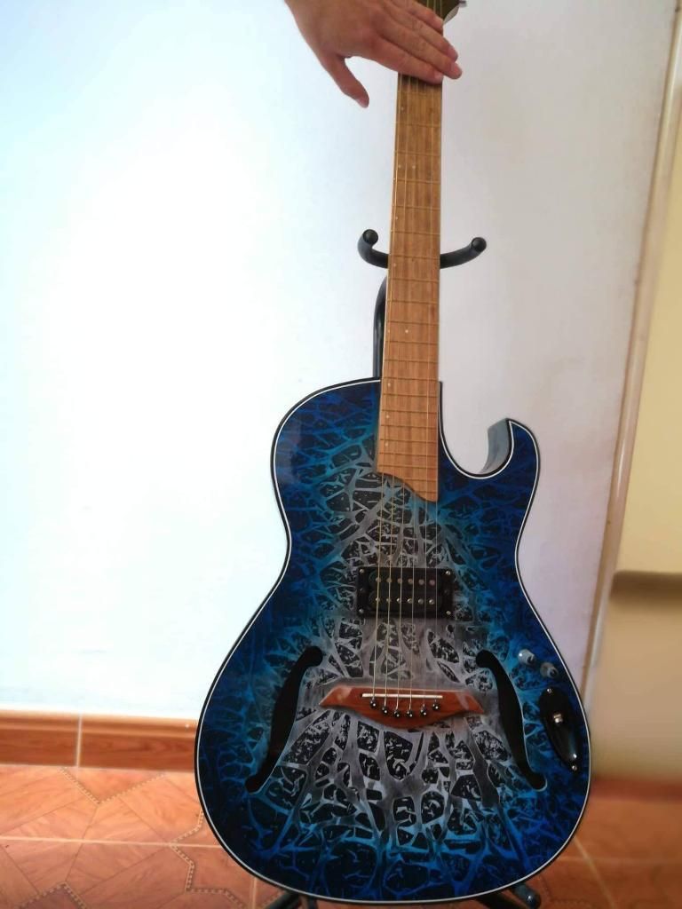 Guitarra Electroacústica en Venta.