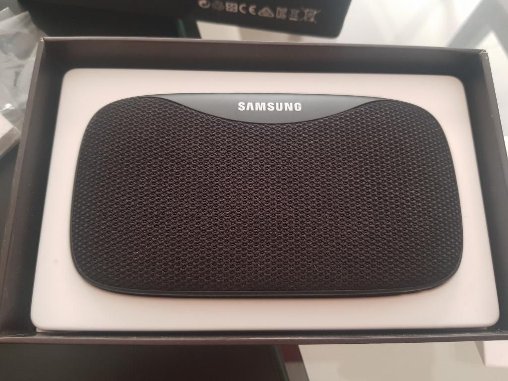 Bocina Samsung Level Box