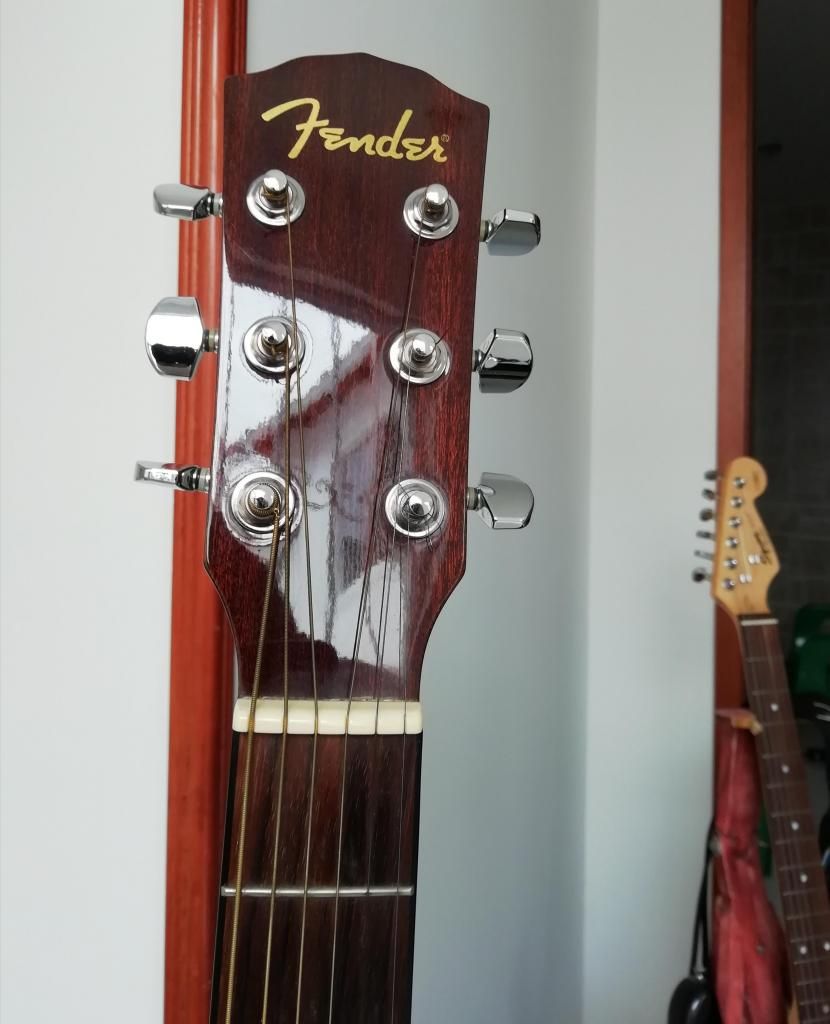 Guitarra Fender CD60CE