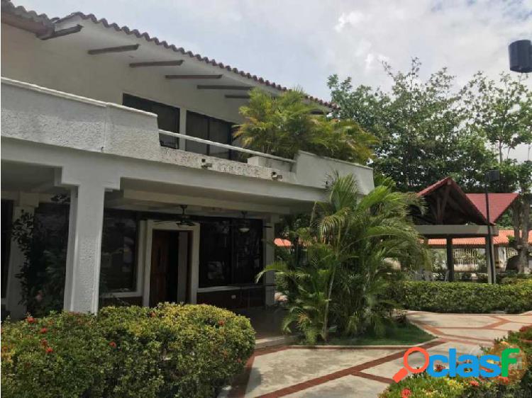 VENDO CASA CONJUNTO CERRADO SANTA MARTA (MU)