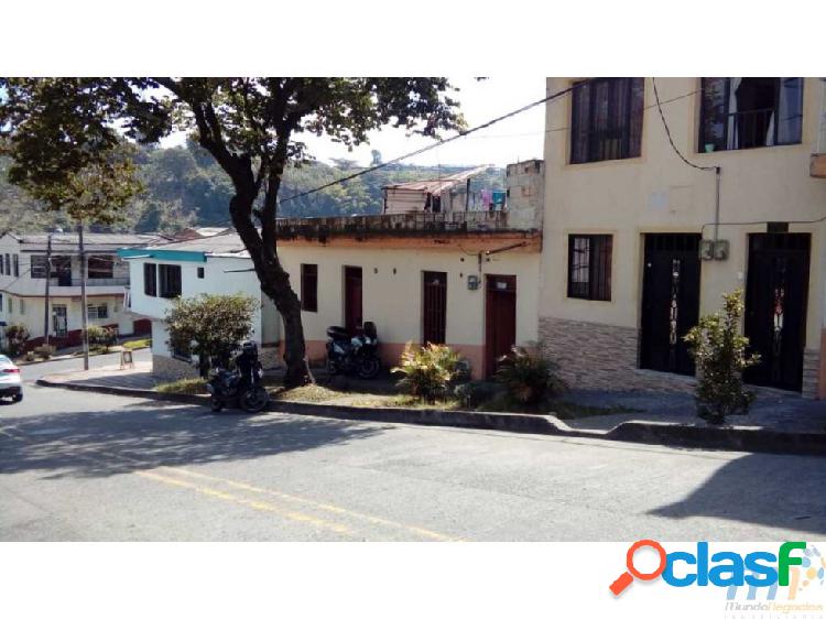 Vendo casa central Pereira