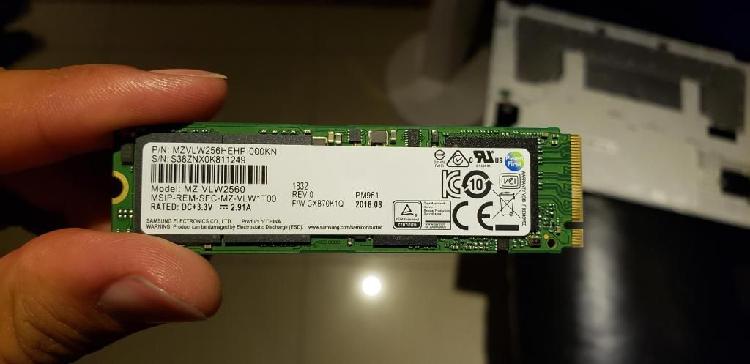SSD M.2 Nvme PCI 3 X 4 -Samsung Pm961 / 256 gb excelente